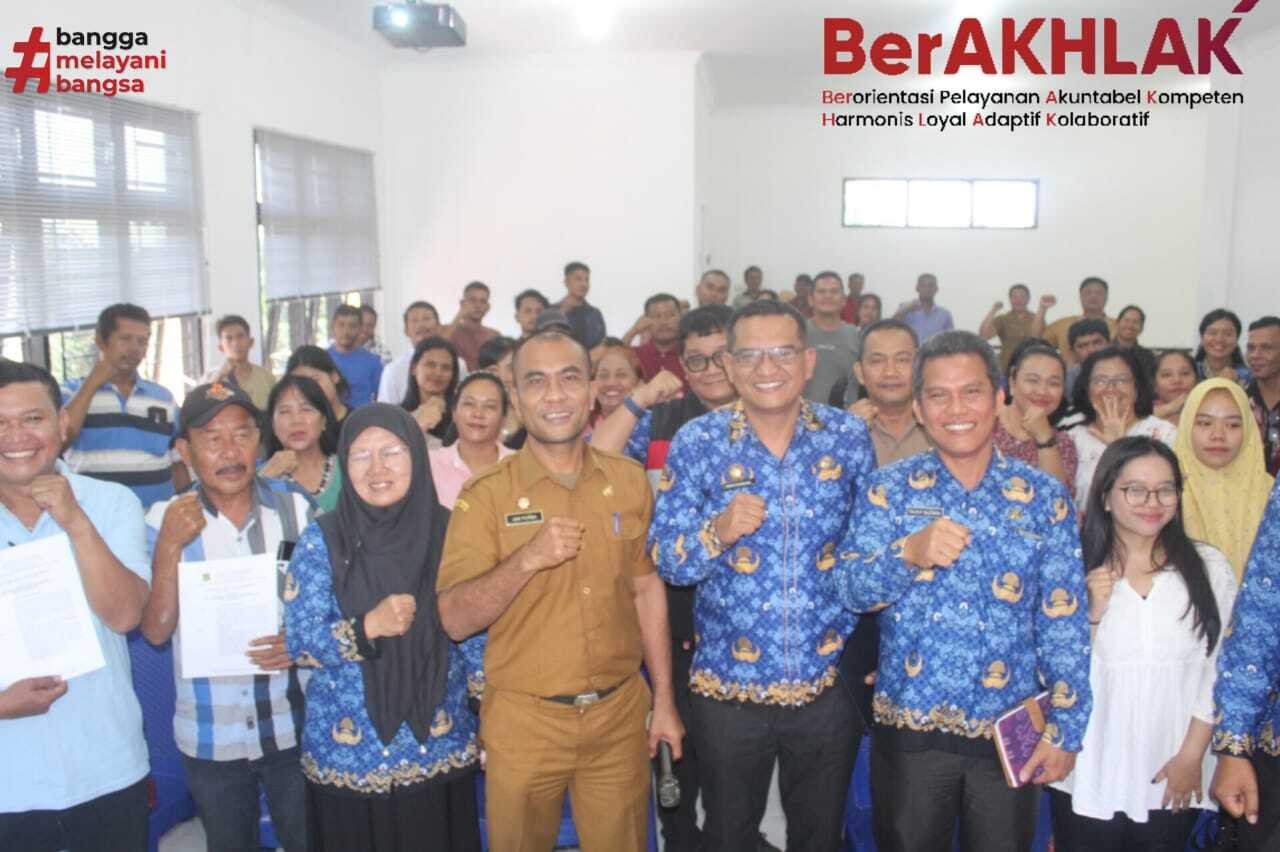 PENYERAHAN SK POKMAS KELURAHAN SE- KECAMATAN SIANTAR MARIMBUN TAHUN 2025